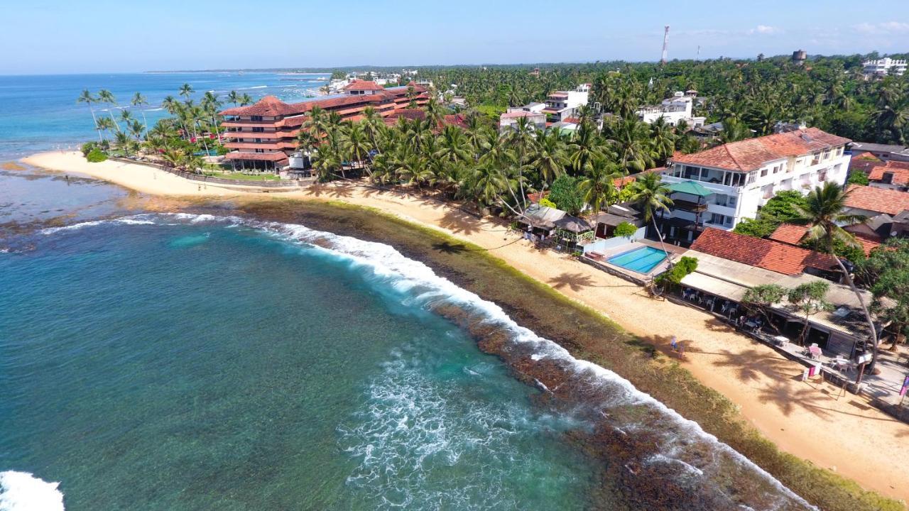 Lucky Seven Beach Resort Hikkaduwa Exterior foto